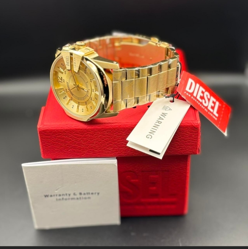 Diesel DZ1952 Master Chief Gold Tone Stainless Steel Mens Watch